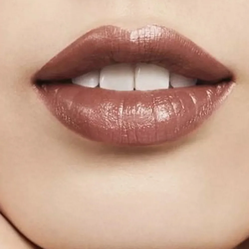 CLINIQUE Sugarcoated Dramatically Different Lipstick